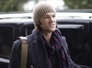 http://img250.imagevenue.com/loc2/th_654424110_Jared_Padalecki_Arriving_At_Vancouver_Airport7_122_2lo.jpg