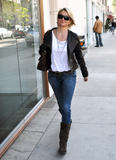 th_42223_celebrity-paradise.com-The_Elder-Michelle_Pfeiffer_2010-01-07_-_takes_a_walk_in_Beverly_Hills_642_122_412lo.jpg