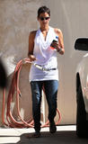 th_42526_Preppie_-_Halle_Berry_leaving_her_friends_house_in_the_Hollywood_Hills_-_October_1_2009_034_122_568lo.jpg