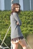 th_31124_Preppie_-_Katie_Holmes_and_Anna_Paquin_on_The_Romantics_set_in_SouthHold_-_Nov._16_2009_4608_122_77lo.jpg