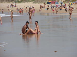 Voyeur On The Beach Photos 2-d3ukmpuau4.jpg