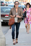 http://img250.imagevenue.com/loc541/th_03529_Ashley_Greene_out_to_dinner_in_LA9_122_541lo.jpg